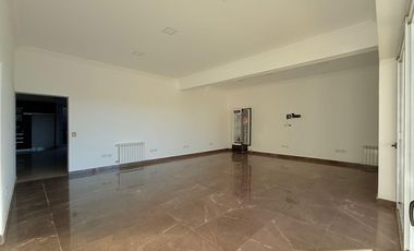 Venta/Permuta/Financiacion Casa 5 Dormitorios Estrenar. Pueblo Esther