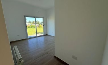 Venta/Permuta/Financiacion Casa 5 Dormitorios Estrenar. Pueblo Esther