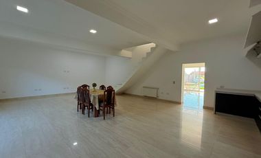 Venta/Permuta/Financiacion Casa 5 Dormitorios Estrenar. Pueblo Esther