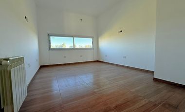 Venta/Permuta/Financiacion Casa 5 Dormitorios Estrenar. Pueblo Esther
