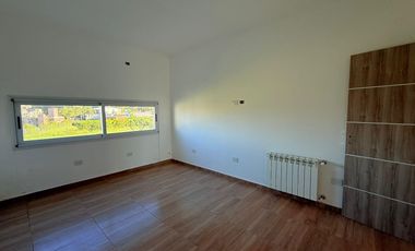 Venta/Permuta/Financiacion Casa 5 Dormitorios Estrenar. Pueblo Esther