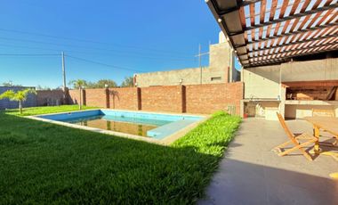 Venta/Permuta/Financiacion Casa 5 Dormitorios Estrenar. Pueblo Esther