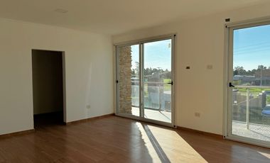 Venta/Permuta/Financiacion Casa 5 Dormitorios Estrenar. Pueblo Esther