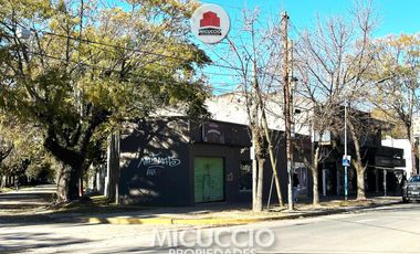 Casa con Locales en Venta, Av. Villanueva N°1108, Ingeniero Maschwitz