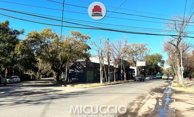 Casa con Locales en Venta, Av. Villanueva N°1108, Ingeniero Maschwitz