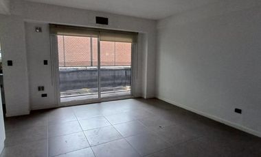 Departamento 3 Ambientes C/ Balcón y Patio - Quilmes Centro