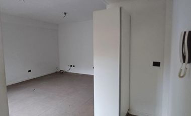 Departamento 3 Ambientes C/ Balcón y Patio - Quilmes Centro
