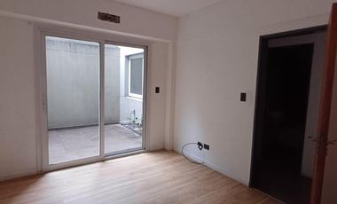 Departamento 3 Ambientes C/ Balcón y Patio - Quilmes Centro