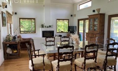 Casa 5 ambientes con pileta y jardín - Zarate - ALQUILER