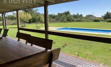 Casa 5 ambientes con pileta y jardín - Zarate - ALQUILER