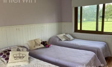Casa 5 ambientes con pileta y jardín - Zarate - ALQUILER