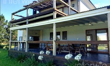 Casa 5 ambientes con pileta y jardín - Zarate - ALQUILER