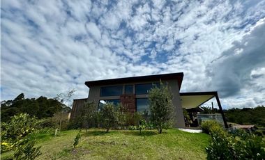 Vendo hermosísima casa Campestre vereda el Capiro, Rionegro