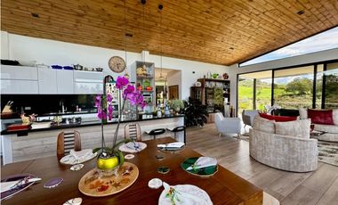 Vendo hermosísima casa Campestre vereda el Capiro, Rionegro