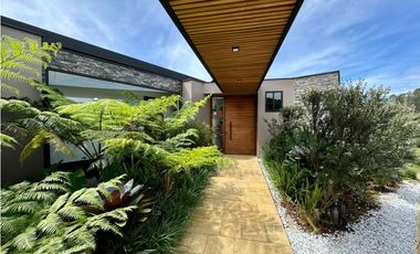 Vendo hermosísima casa Campestre vereda el Capiro, Rionegro