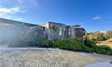 Vendo hermosísima casa Campestre vereda el Capiro, Rionegro