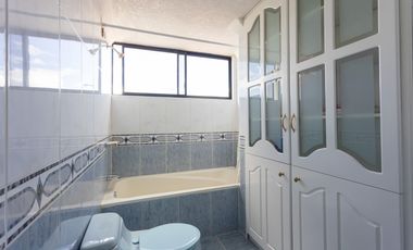 Valle de Los Chillos, Casa en Venta, 302m2, 4 Habitaciones