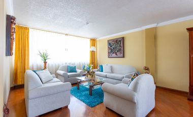 Valle de Los Chillos, Casa en Venta, 302m2, 4 Habitaciones