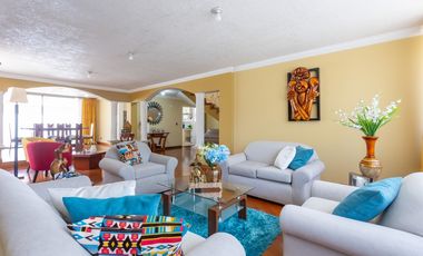 Valle de Los Chillos, Casa en Venta, 302m2, 4 Habitaciones