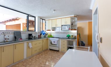 Valle de Los Chillos, Casa en Venta, 302m2, 4 Habitaciones