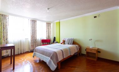 Valle de Los Chillos, Casa en Venta, 302m2, 4 Habitaciones