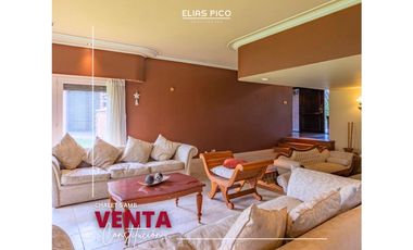 VENTA Espectacular Chalet 5 amb sobre gran lote - zona Constitución