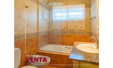 VENTA Espectacular Chalet 5 amb sobre gran lote - zona Constitución