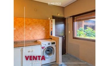 VENTA Espectacular Chalet 5 amb sobre gran lote - zona Constitución