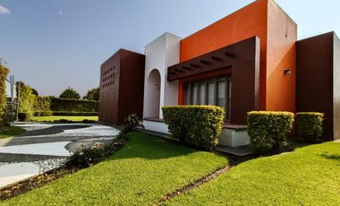 Casa en venta en Fracc. Solares, ubicado en Atlixco a 10 min del Centro, ideal para vivir o de descanso