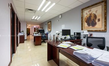 EDIFICIO COMERCIAL EN VENTA  IDEAL PARA OFICINAS, CERCA DE  BLVD. ORTIZ MENA