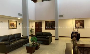 EDIFICIO COMERCIAL EN VENTA  IDEAL PARA OFICINAS, CERCA DE  BLVD. ORTIZ MENA
