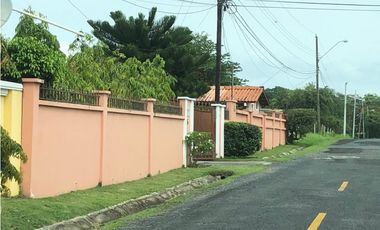 VENTA O ALQUILER DE CASA EN PLAYA CORONADO