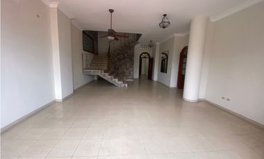 SAN FRANCISCO / EDIFICO / PH ARIADNE / 1342 M2 / PISCINA