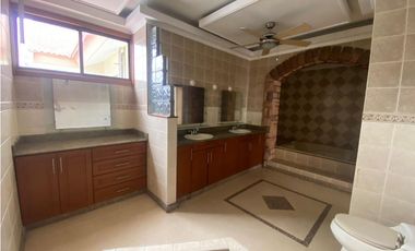 SAN FRANCISCO / EDIFICO / PH ARIADNE / 1342 M2 / PISCINA
