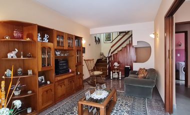 CASA TIPO PH 4 AMBIENTES DEPENDENCIA BERNAL ESTE