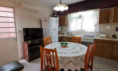 CASA TIPO PH 4 AMBIENTES DEPENDENCIA BERNAL ESTE