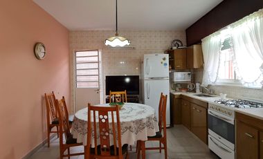 CASA TIPO PH 4 AMBIENTES DEPENDENCIA BERNAL ESTE