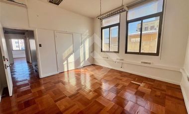 Oficina en Arriendo en Av Libertado Bernardo O