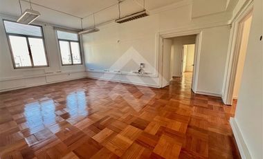 Oficina en Arriendo en Av Libertado Bernardo O