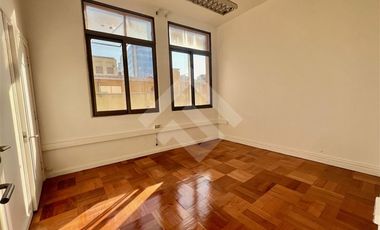 Oficina en Arriendo en Av Libertado Bernardo O