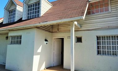 Casa en Arriendo en El Valle con Consistorial