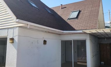 Casa en Arriendo en El Valle con Consistorial