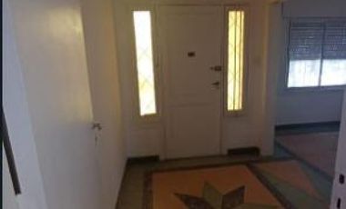 Casa en venta - 2 Dormitorios 1 Baño - 100Mts2 - Morón