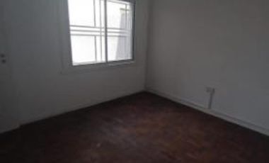 Casa en venta - 2 Dormitorios 1 Baño - 100Mts2 - Morón