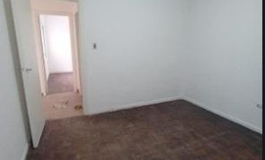 Casa en venta - 2 Dormitorios 1 Baño - 100Mts2 - Morón