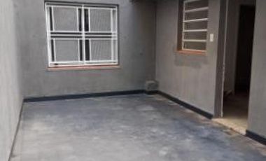 Casa en venta - 2 Dormitorios 1 Baño - 100Mts2 - Morón