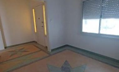 Casa en venta - 2 Dormitorios 1 Baño - 100Mts2 - Morón