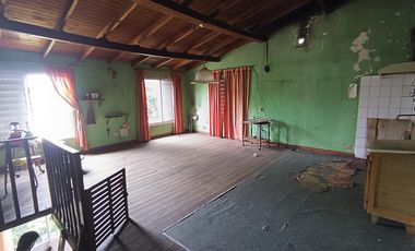 Casa en venta, un dormitorio, cochera y patio Punta Lara