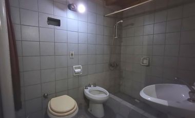 Casa en venta, un dormitorio, cochera y patio Punta Lara