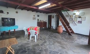 Casa en venta, un dormitorio, cochera y patio Punta Lara